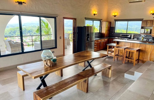 El Cerro House | Villa Macaw Luxury 5 Bdrm, Pool, Ocean, Surf & Sunset Views