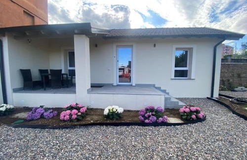 Rho House | Villa Magenta Rho Fair & Station