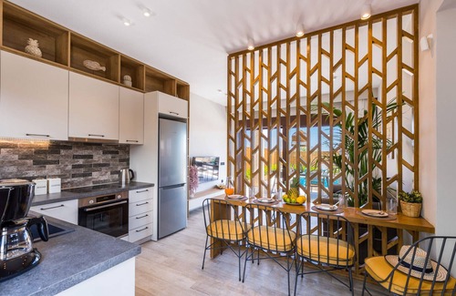 Khartata Villa | Villa Maira Rose by Villa Plus