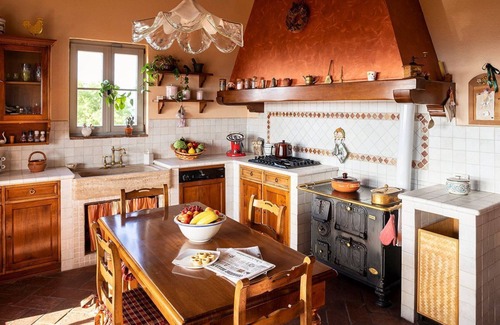 Montelupo Fiorentino Villa | Villa Majolica & Villa Bobolino