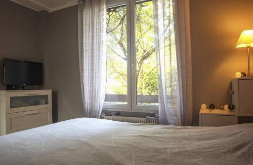 Longjumeau Villa | Villa Manarola - 10pers/4Ch - jacuzzi & jardin