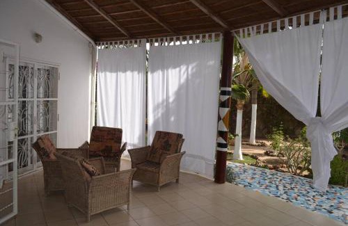 Mbour House | Villa Mandel Nafio, Haus mit Garten nahe dem Atlantik