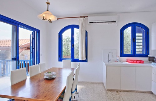 Prodromi Villa | Villa Mandola Rosa: Elegantly decorated, sea views, pool, A/C