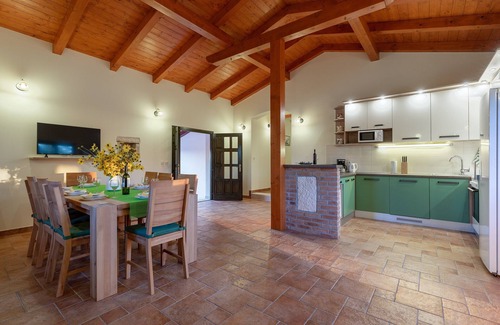 Municipality of Zminj Villa | Villa Mara is located in the village Modrusani, Rovinj area.