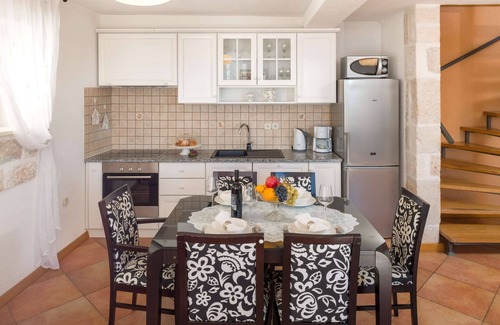 Bol Villa | Villa Mare Bol - 2 bedroom house with sea views, in the center of Bol