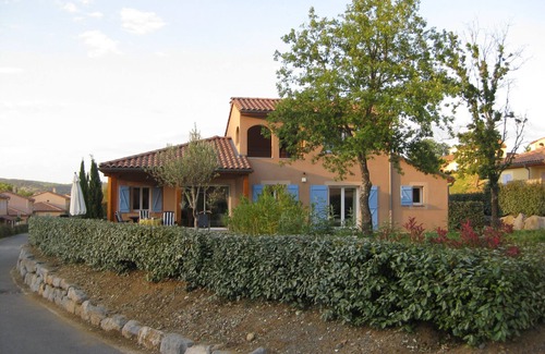 Vallon-Pont-d'Arc Villa | Villa Marguerite on holiday park Domaine Les Rives des l'Ardèche