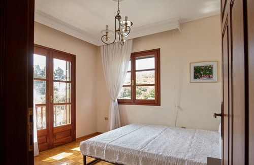 Ouranoupoli Apartment | Villa Maria 1st Floor by RentalsPro