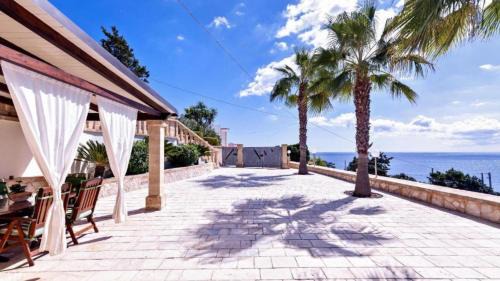 Marina San Gregorio Villa | Villa Maria - mare e piscina - Salento Reservation