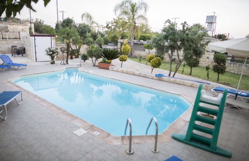 Kathikas Villa | Villa Marina for rent in Kathikas,Paphos .Family friendly near Coral Bay.
