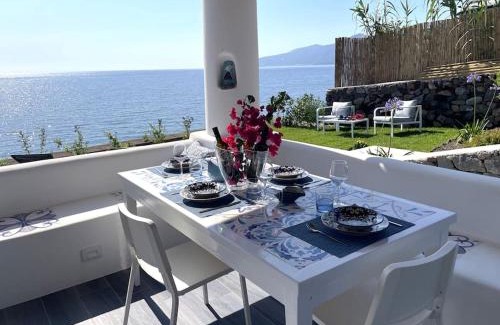 Santa Marina Salina Villa | Villa Maris - accesso diretto alla spiaggia
