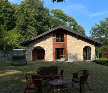 Alta Valle Intelvi Bed & Breakfast | Villa Marzia