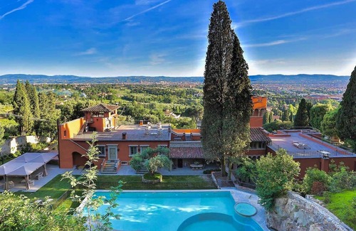 Careggi Rifredi Villa | VILLA MEDICEA - Seven Bedroom Villa, Sleeps 25