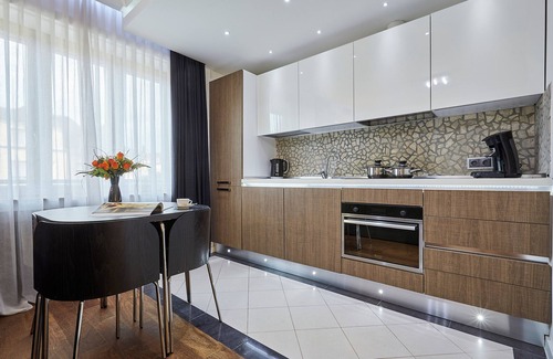Hollerich Apartment | Villa Medici 11 One-Bedroom Apartment (4 Adults)