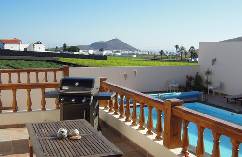 Nazaret Villa | Villa Mercedes Rural Vacation Rental home In the beautiful village of Nazaret