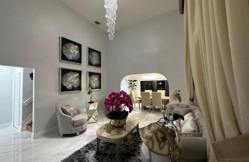 Miami Gardens Villa | Villa Miami Lakes