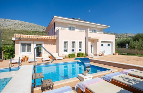 Srinjine Villa | VILLA MILLA with private pool, jacuzzi, sauna, gym, max. 8 person