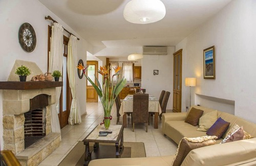 Argaka Villa | Villa Minoas - Four Bedroom Villa, Sleeps 10
