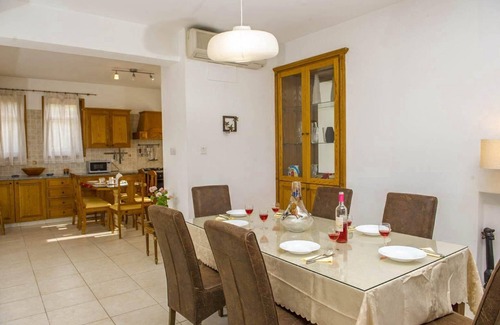 Argaka Villa | Villa Minoas - Four Bedroom Villa, Sleeps 10