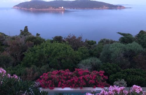 Ile du Levant Bed & Breakfast | Villa Mirabel
