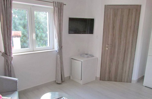 Kobas Apartment | Villa Mirosa-Comfort Double Room (5)