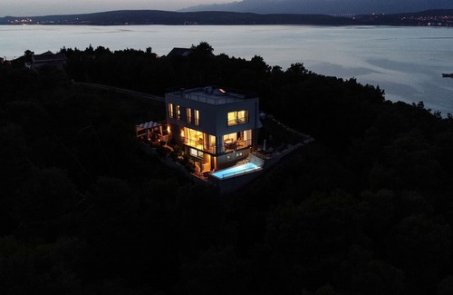 Novigrad Villa | Villa Mirta, surrounded by nature, stunning view, close to the beach, 3 bedroom