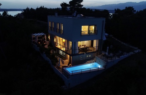 Novigrad Villa | Villa Mirta, surrounded by nature, stunning view, close to the beach, 3 bedroom