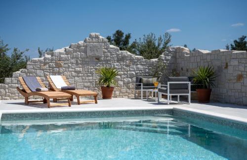 Sutivan Villa | Villa Mista