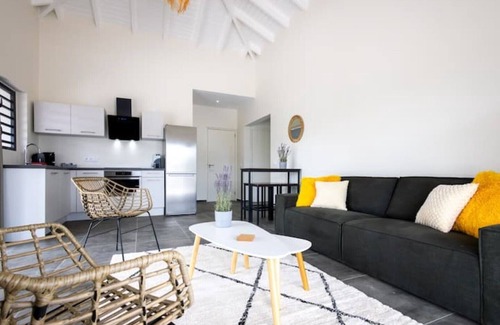 Marie Pampoen Villa | Villa Monrel Mambo Beach