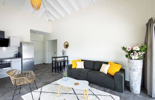 Marie Pampoen Villa | Villa Monrel Mambo Beach