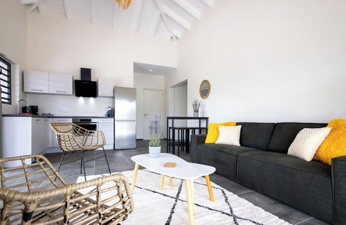 Marie Pampoen Villa | Villa Monrel Mambo Beach