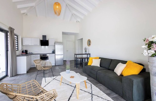 Marie Pampoen Villa | Villa Monrel Mambo Beach