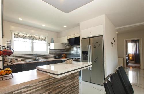 Galizana House | Villa Monteci 2052