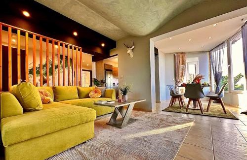 Skotino Apartment | Villa Myrtios with Private Pool & Jacuzzi