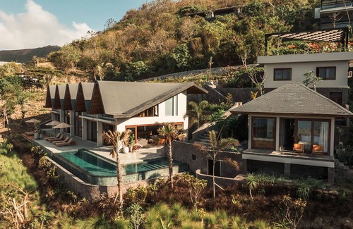 Praya Barat Villa | Villa Nabu - 5 Bedroom at Tampah Hills