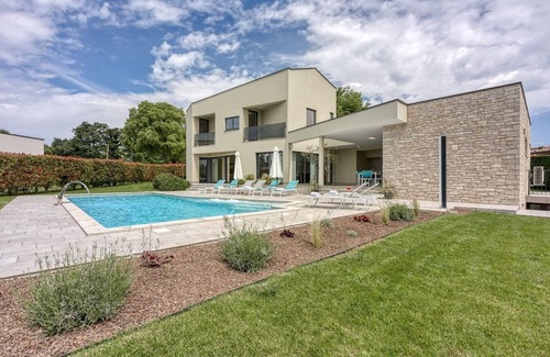 Kringa Villa | Villa Nada-Pool, Sauna and Whirlpool