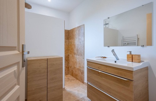 Croagnes Villa | Villa Neuve Avec Piscine Dans la Provence !