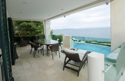 Sveta Nedjelja Villa | Villa Nedilja WaterFront - 5 Bedroom Villa - Sauna and Spa Room - Gym - Jacuzzi