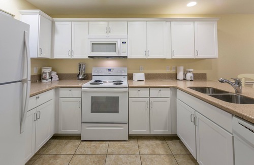 Flint Condo | Villa Near Full-Service Marina