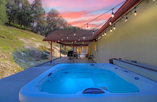Oakhurst Villa | Villa near Yosemite & bass lake w/Hot Tub/EVcharge