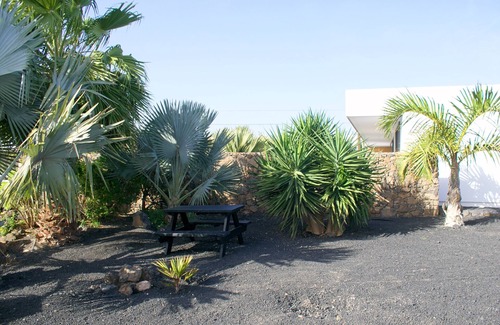 Lajares Villa | Villa Nerea- modern with heated private pool/fiber optic internet(300mbit/s)/BBQ