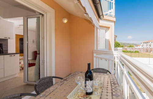 Okrug Gornji Apartment | Villa Nikaroni by Interhome