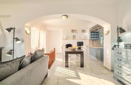 Agios Serafim Villa | Villa Nikolitsa with privet beach