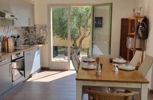 Caremeau House | Villa - Nimes - 4/6pers - jacuzzi - 2 terraces - WIFI