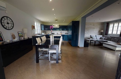 Saint-Pierre-des-Ifs Villa | Villa Normandie for 15 people with Jacuzzi