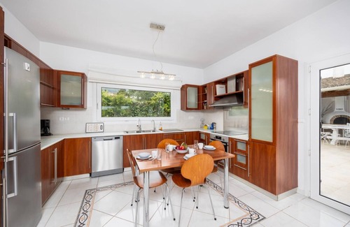 Kinopiastes Villa | Villa Noulia - Four Bedroom Villa, Sleeps 10