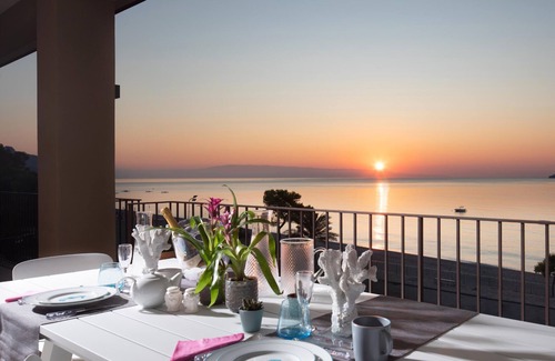 Mazzeo House | Villa Oasis Residence