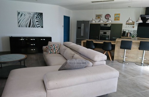 Ledenon Villa | Villa of happiness near Pont du Gard
