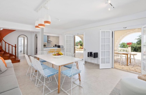 Dafnata Villa | Villa Olea -private infinity pool, stunning sea views, fast internet, sleeps 10+