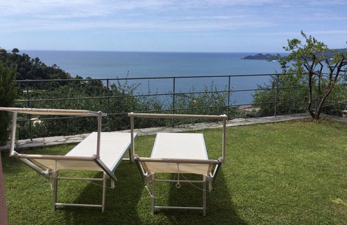 Zoagli Apartment | Villa Olivia apartment: terrace, portico, Portofino Gulf view