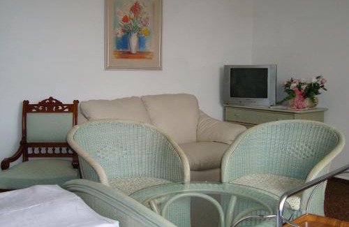Kyje House | Villa Olivia
